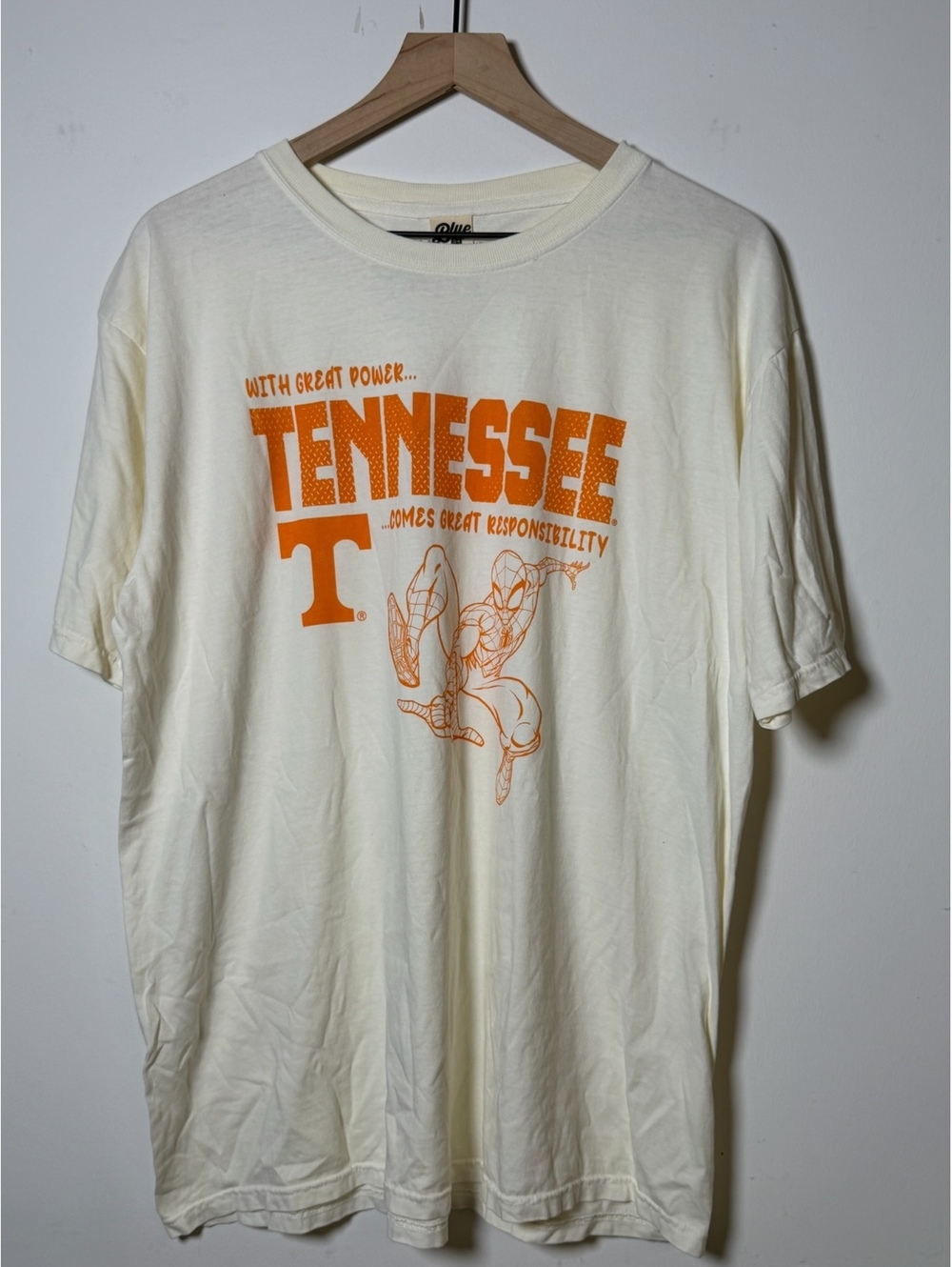 Tennessee Volunteers graphic T shirt cream new with tags men’s L NWT